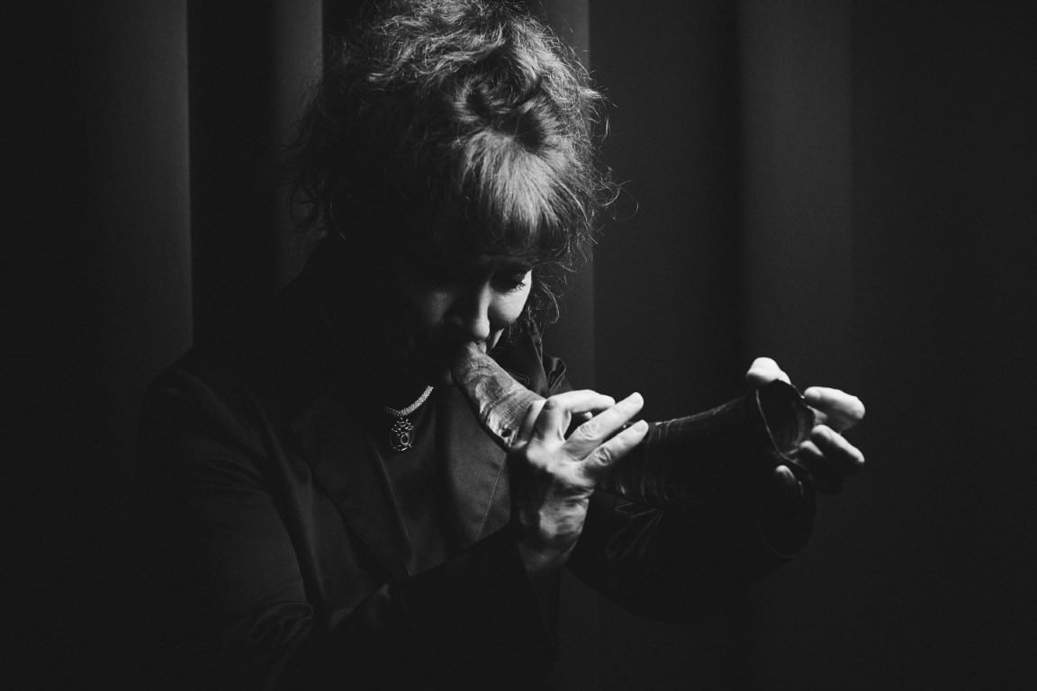 Hildegunn Øiseth mit Bukkehorn, Promofoto